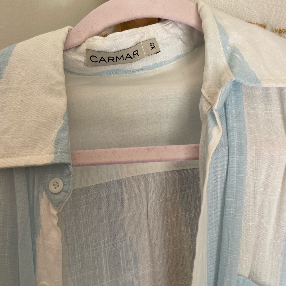 Button down - Picture 2 of 2